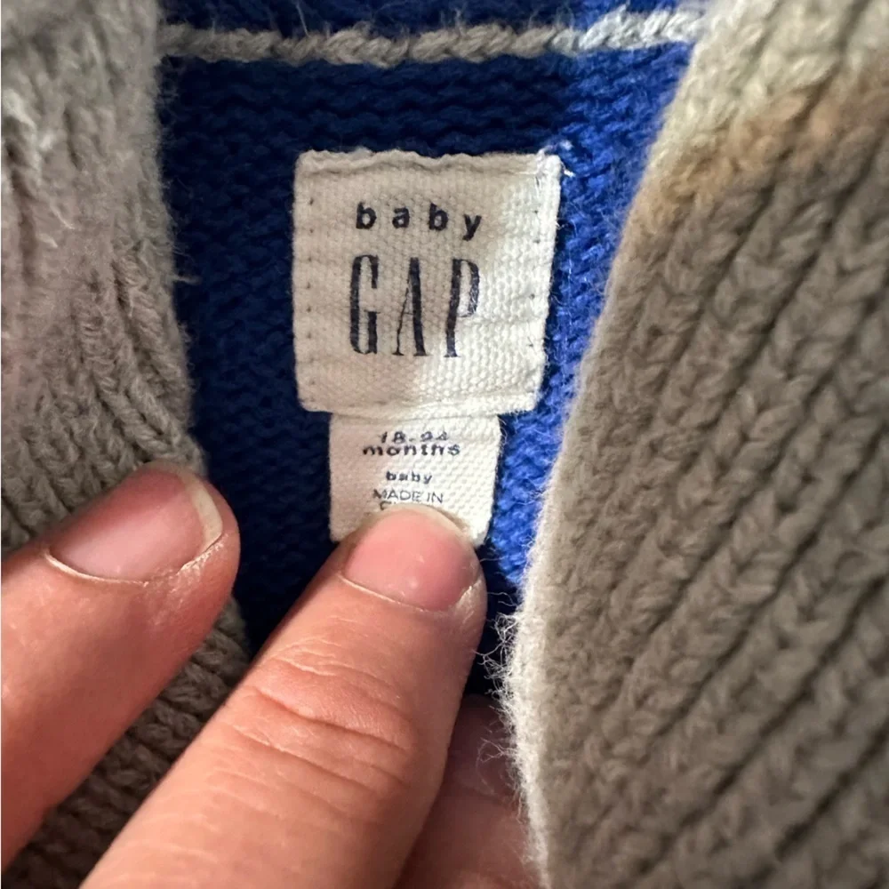 Gap size 18-24 months zip up knit Gnome sweaters